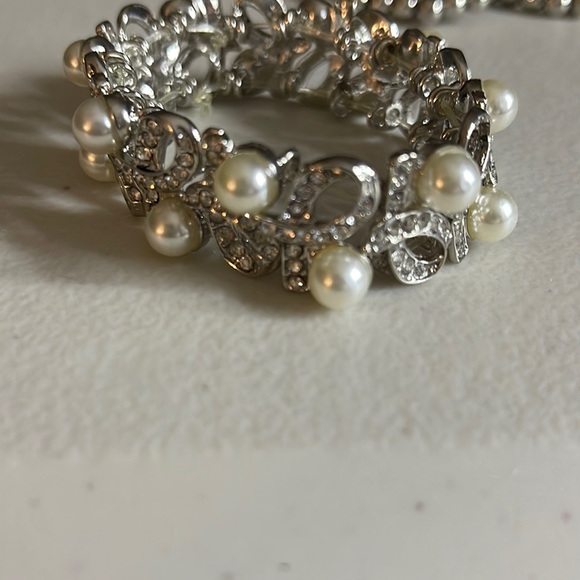 Stretch Bracelet - Picture 1 of 2